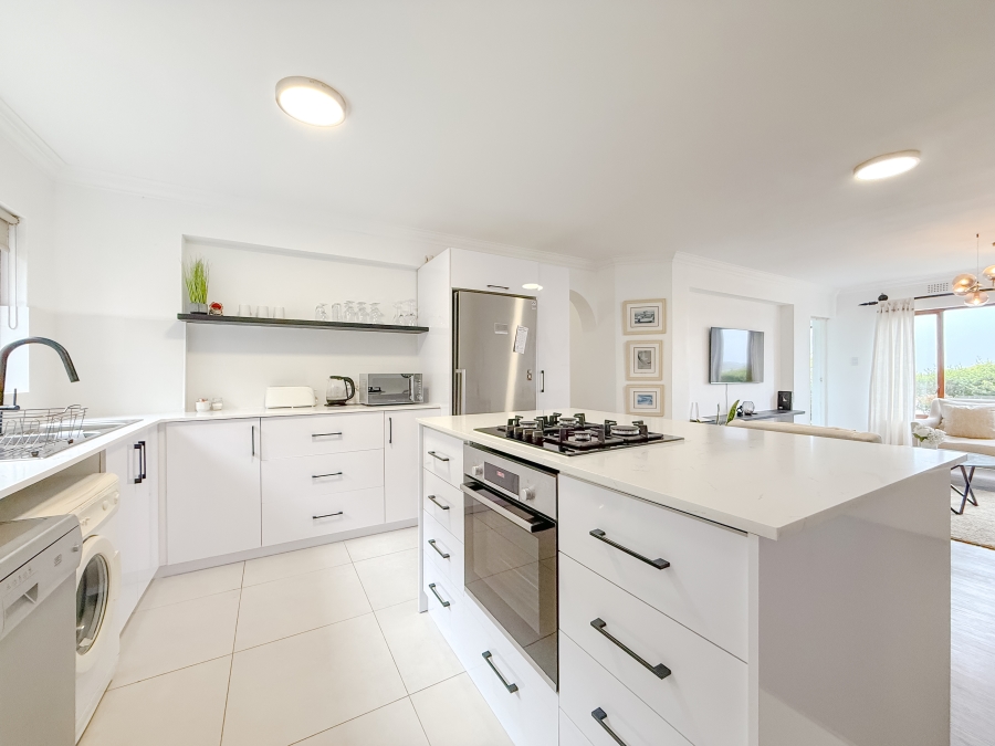 To Let 3 Bedroom Property for Rent in Castleton Western Cape